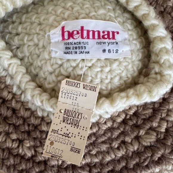 70s Vintage Betmar Made In Japan Ivory Tan Brown Crochet Baret Top Pom Pom Hat - Picture 8 of 9